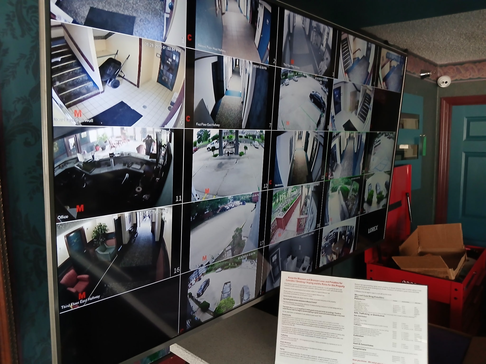 Secure Interior Hallways & 24/7 CCTV